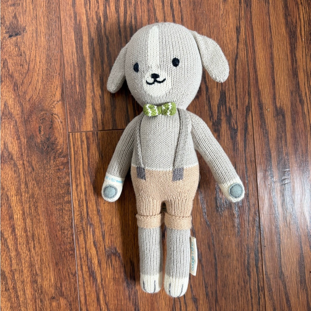 Cuddle + Kind Noah the dog 13”